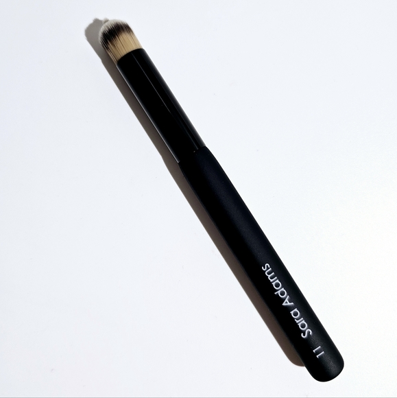 Sara Adams Cosmetiques Pro Tip & Blend Concealer Brush #11 Patented Brush - Picture 3 of 8